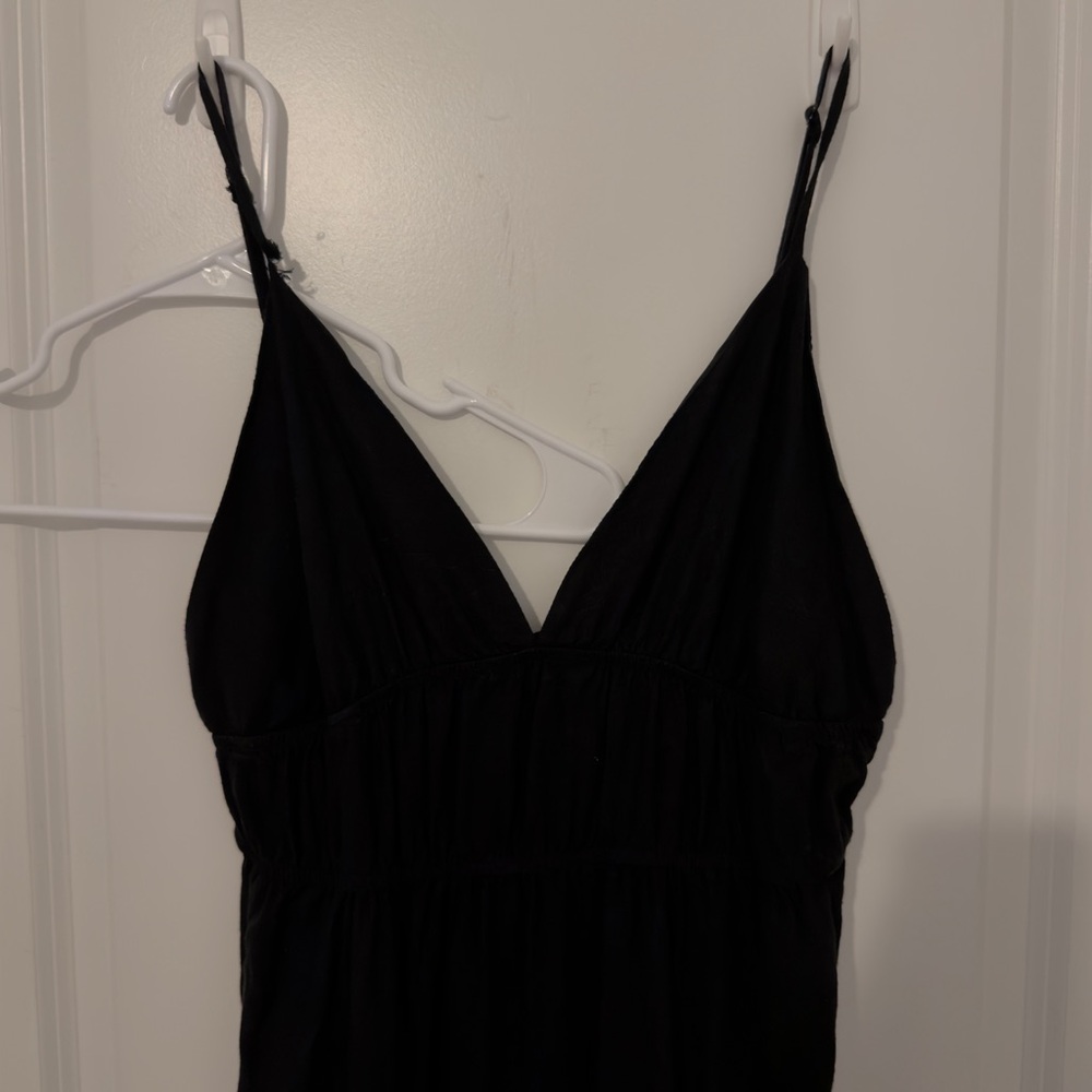 Elegant Black V-Neck Spaghetti Strap Dress